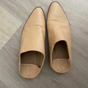 Everlane pointed mules flat. Women’s 8